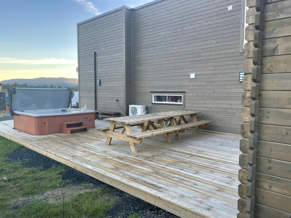 Exclusive Funkis Cabin, Lake View, Rooftop Terrace, Jacuzzi, Sauna, Close To Golf And Alpine 弗罗达尔 外观 照片
