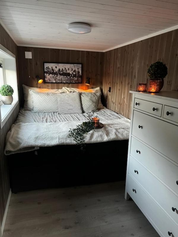 Exclusive Funkis Cabin, Lake View, Rooftop Terrace, Jacuzzi, Sauna, Close To Golf And Alpine 弗罗达尔 外观 照片
